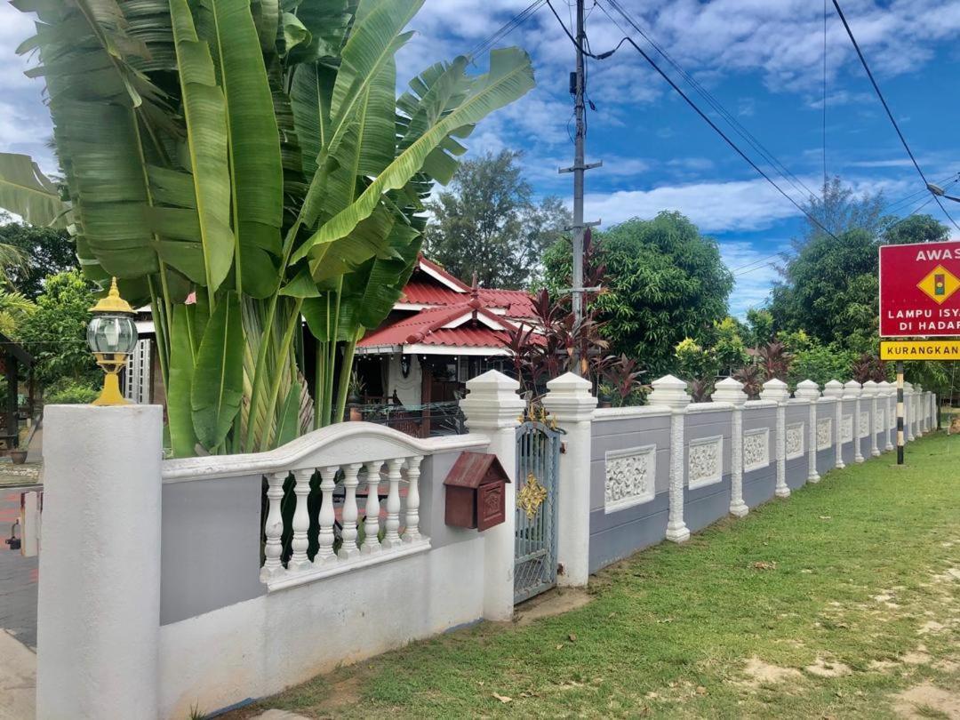 Lakse Inn Homestay Kampong Pengkalan Maras Zewnętrze zdjęcie
